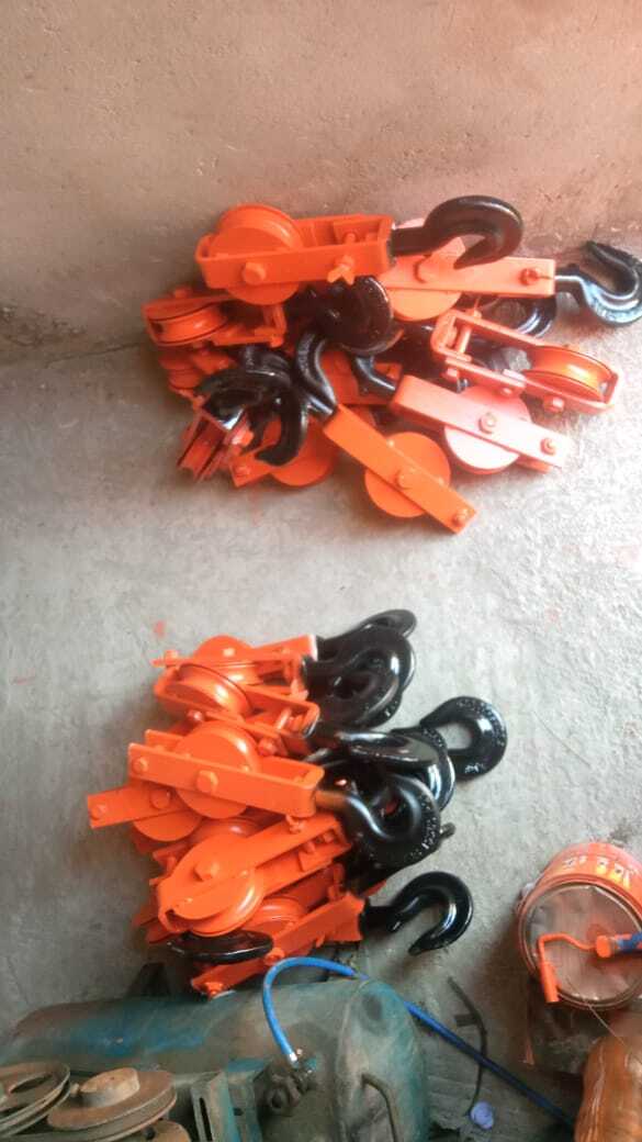 Red Single Sheave Pulley For Heavy Duty