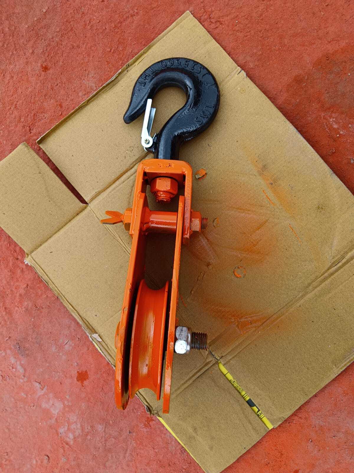 Red Single Sheave Pulley For Heavy Duty