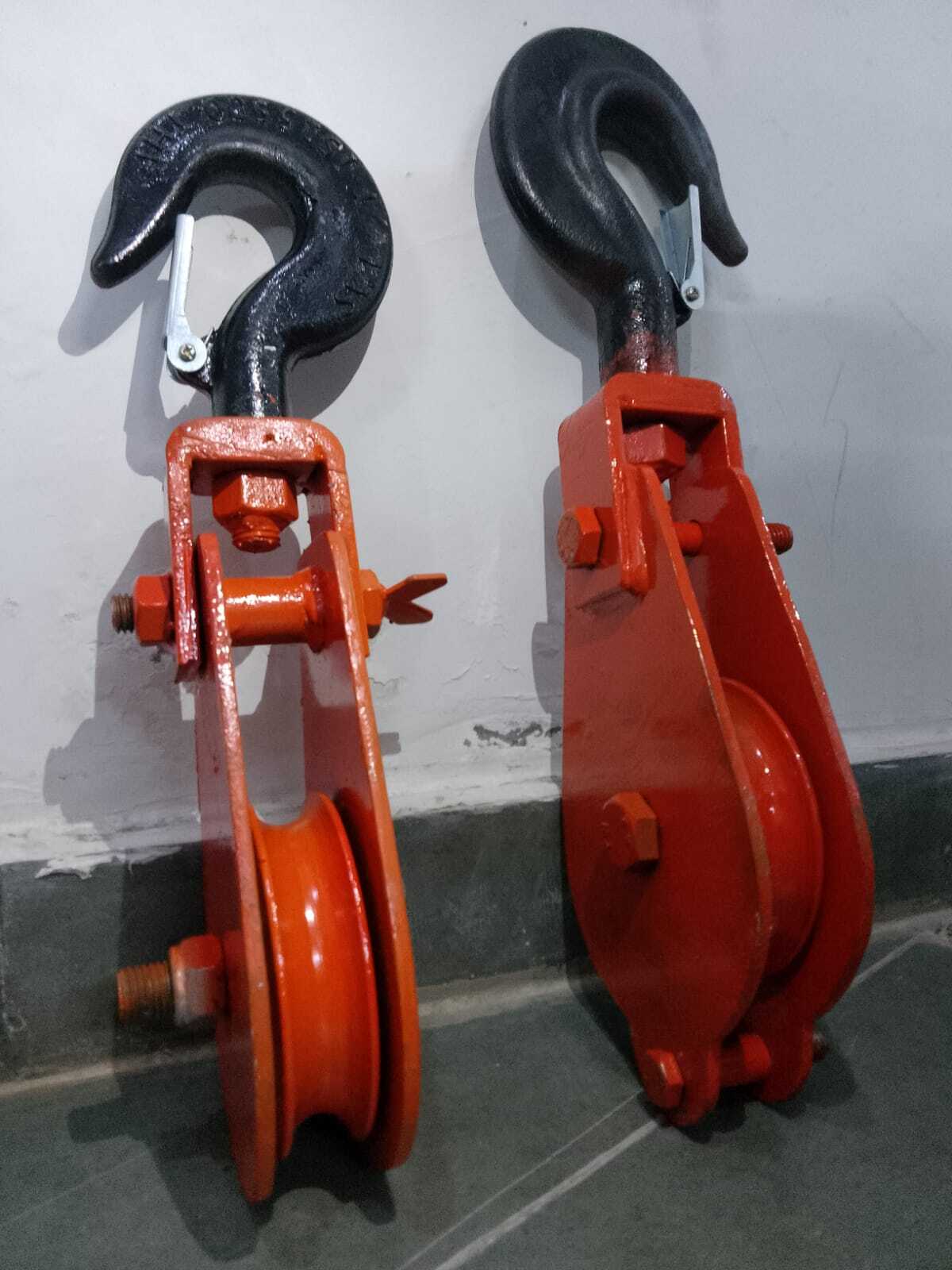 Red Single Sheave Pulley For Heavy Duty