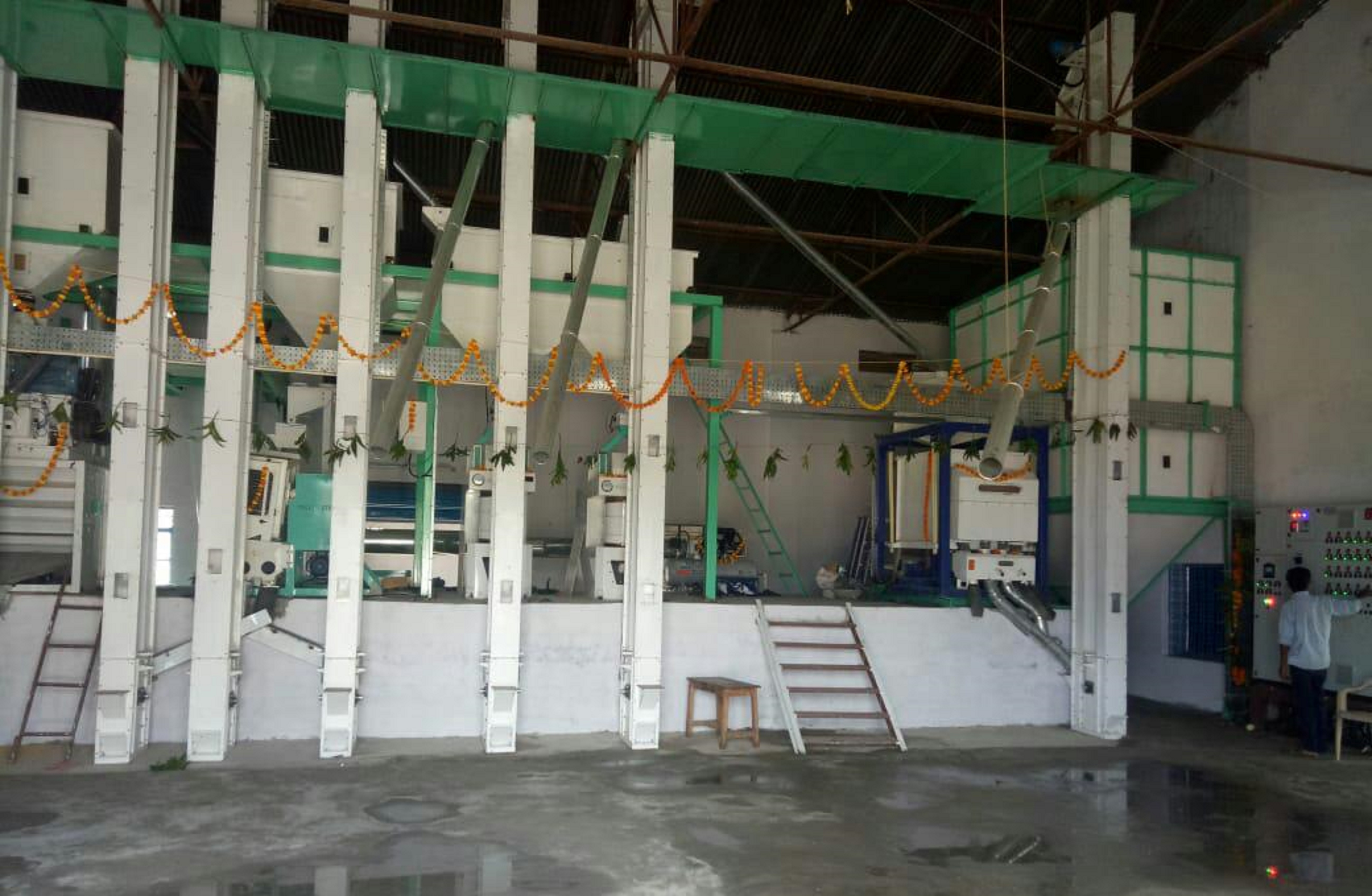 Rice Mill - Operating Type: Semi Automatic