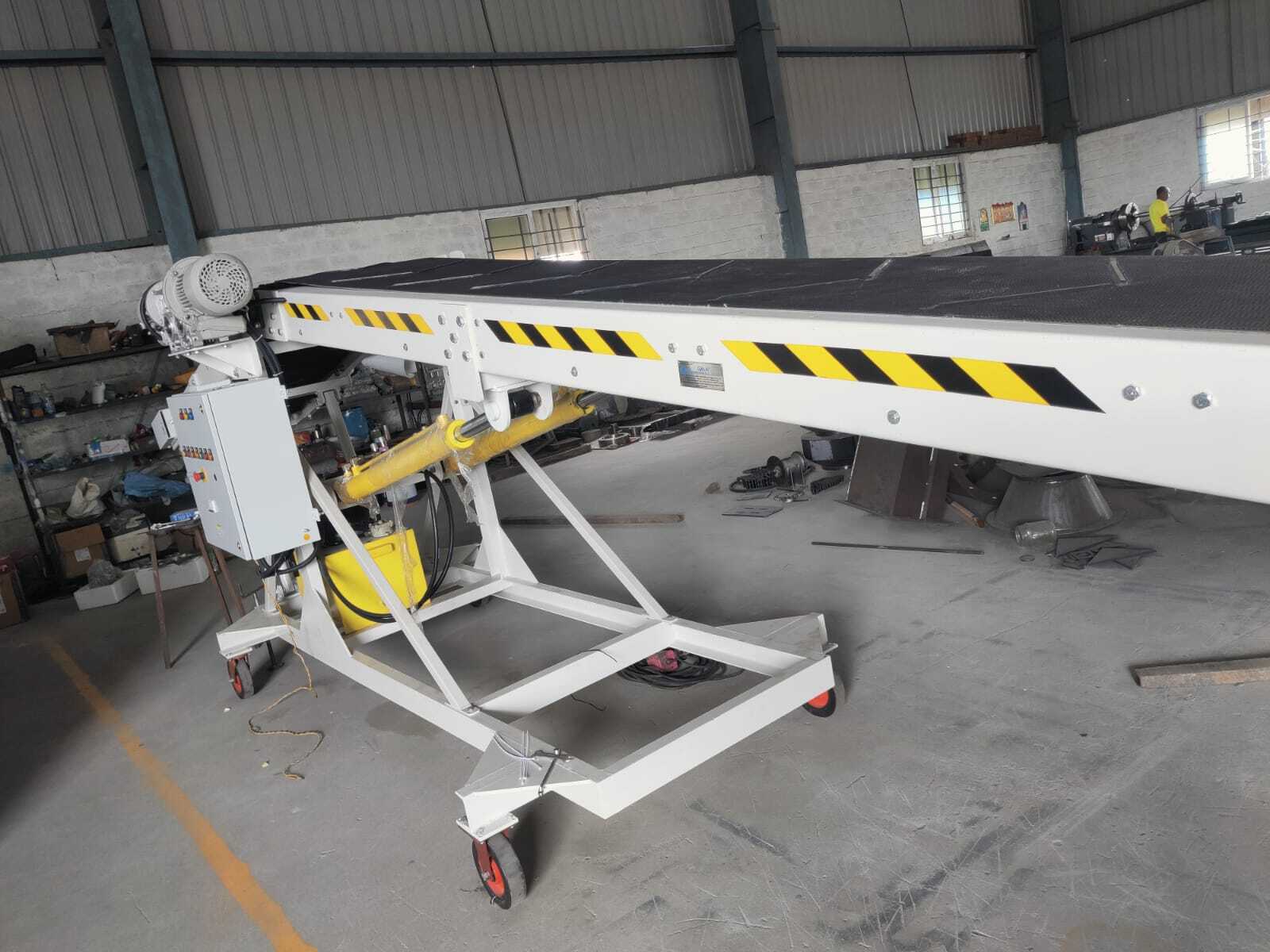 Truck Loading Conveyor - High-grade Metal, Diverse Sizes Available | 220-440 Volt Power, Enhanced Safety Features