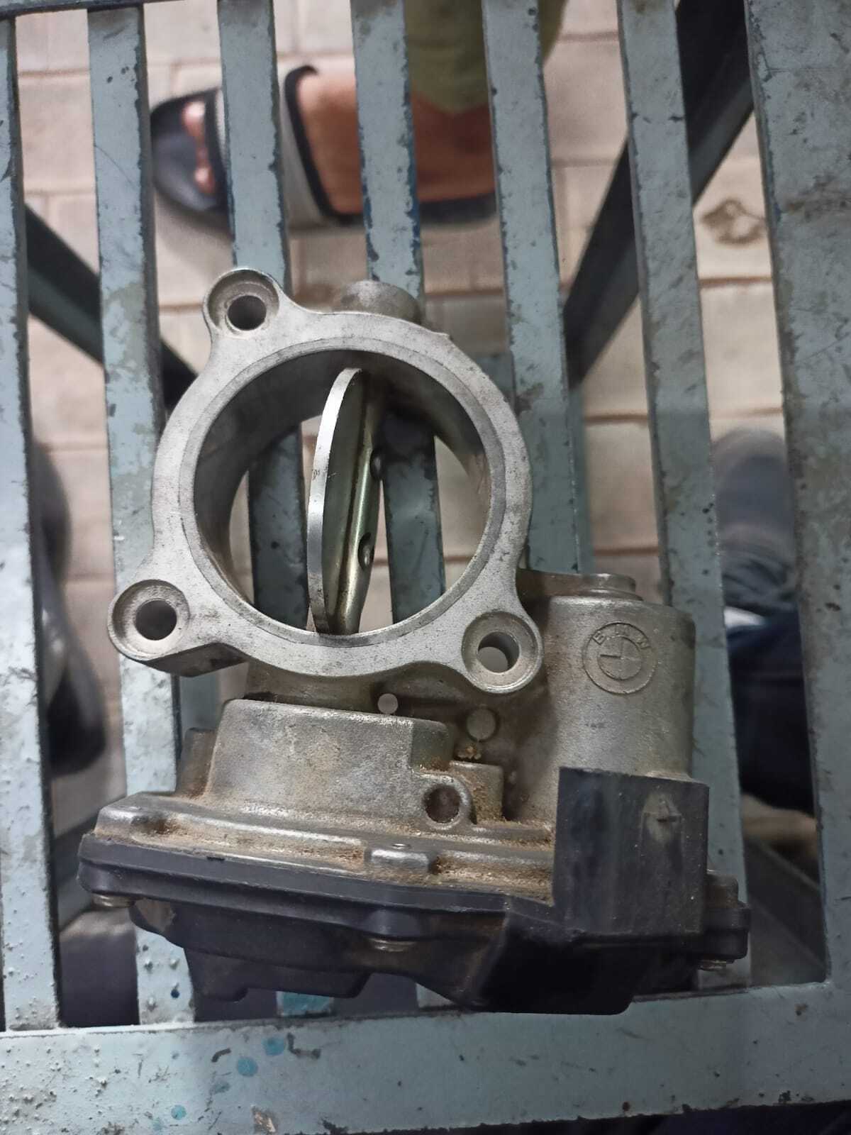 Black Bmw 730ld Throttle Body