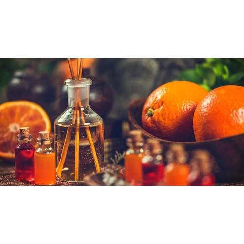 Pure Orange Oil - 25 kg Bottle, 100% Organic Dark Orange Liquid with Rich Floral Scent, Ideal for Candle and Soap Making
