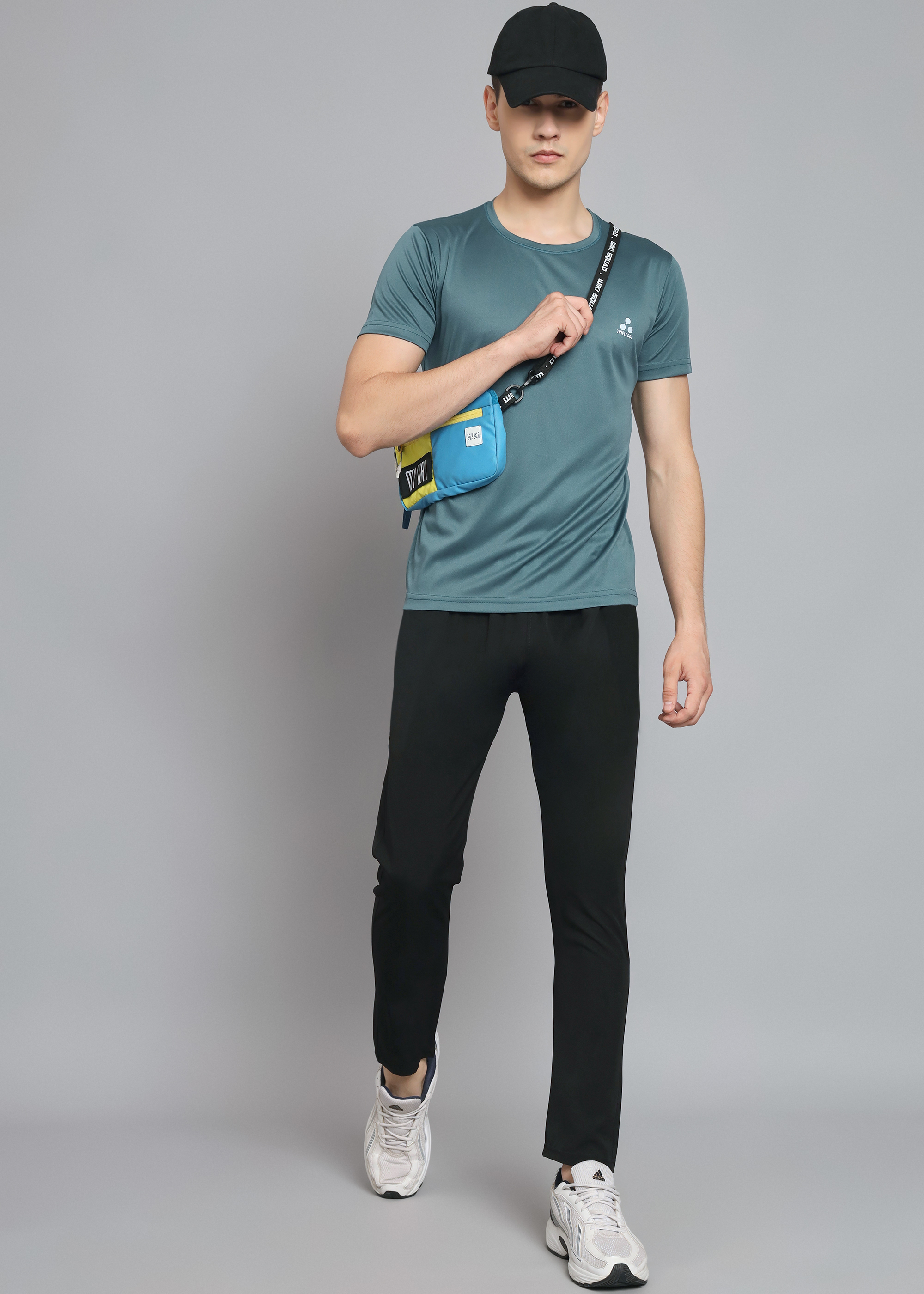Triple  Dot Round Neck  T Shirt - Age Group: Adult
