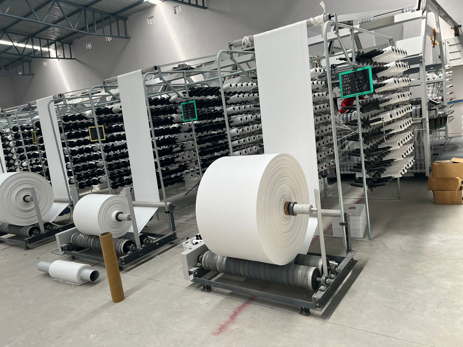 Pp Woven Fabric Roll Pp Woven Fabric Sack - Attributes: Shinny