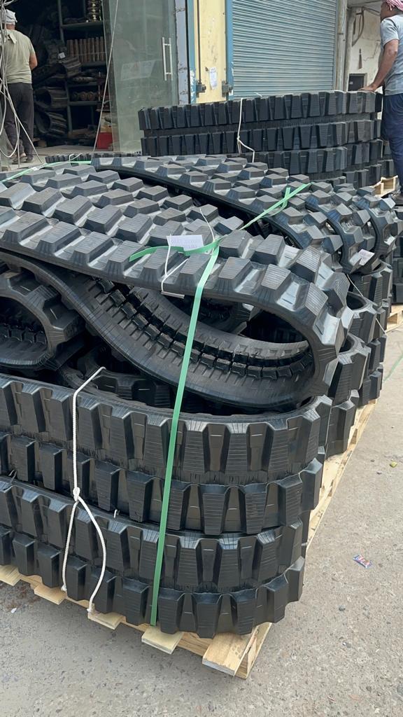 Rubber Track For Hdd Machine - Color: Black