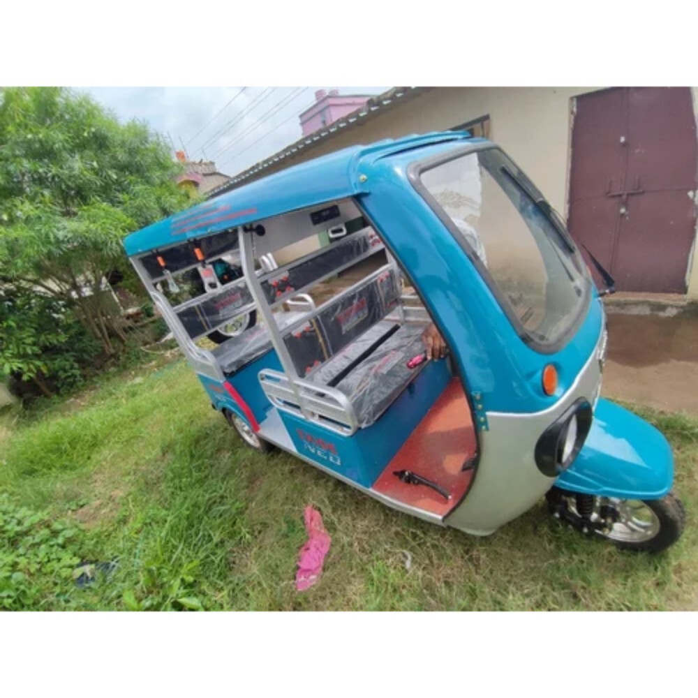 Baxy Auto Rickshaw - Origin: India