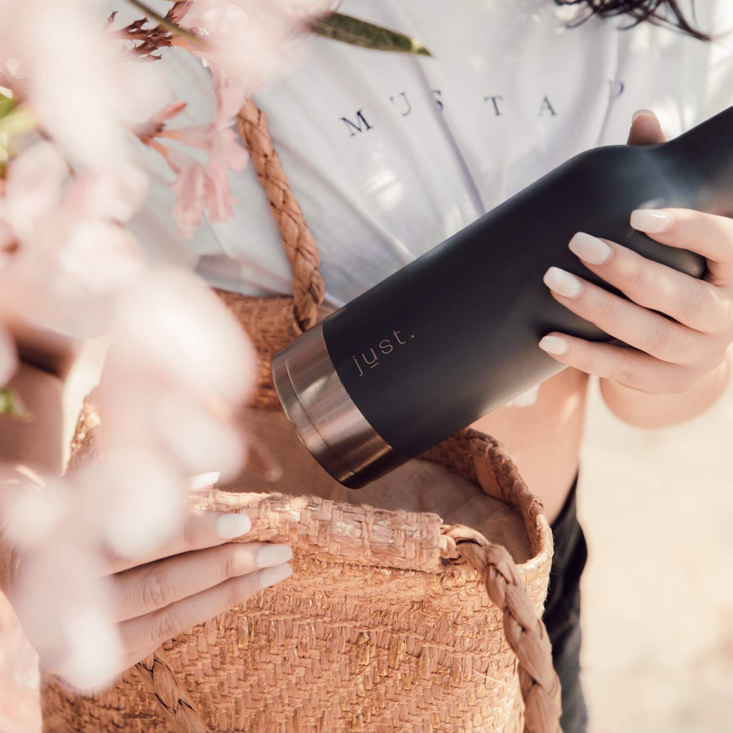 Camper Flask - Stainless Steel 304, 500ml | Double Walled Vacuum Insulated, Leak-proof, Glittery Finish, Carrying Loop, Lightweight, Available In White, Black & Blue