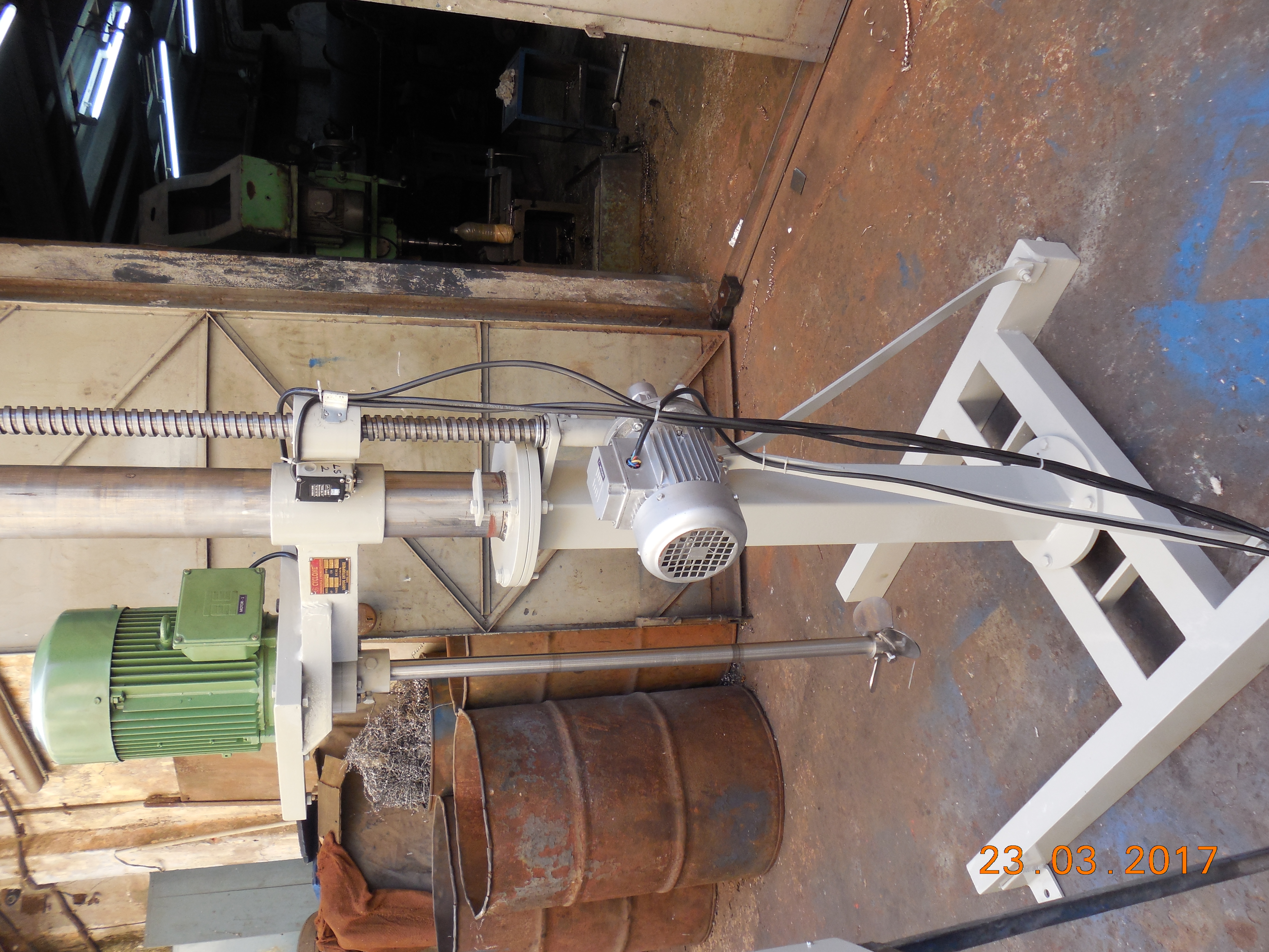 Electric Direct Drive Mixer - General Use: Industrial