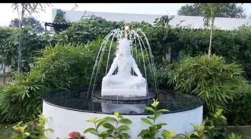 White Crown Jet Fountain