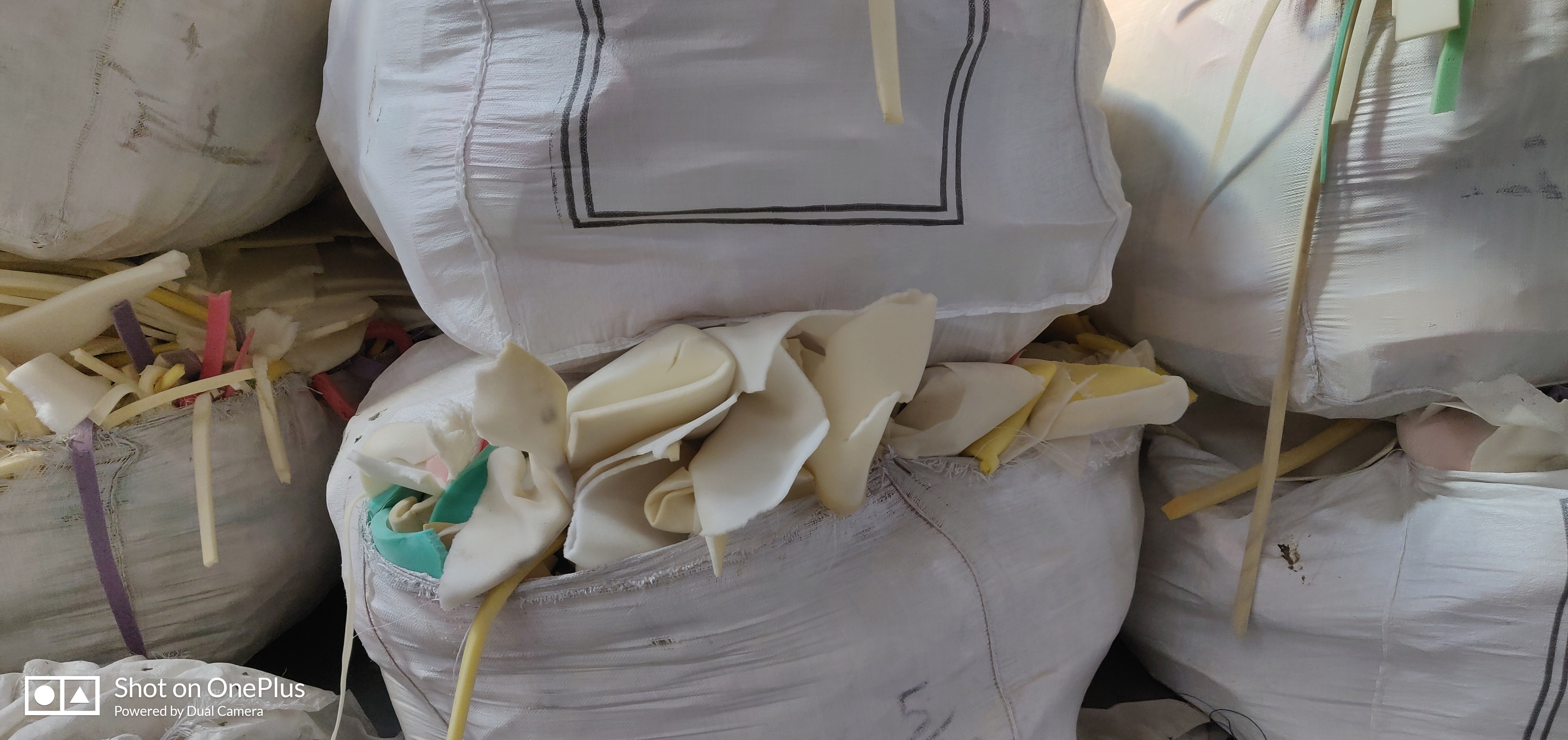 Flexible Polyurethane Foam Scrap - Mixed Colors, Any Size, Fresh Low To Mid To High Density Foam Scrap For Bonded Foam Manufacturing And Foam Shredding Industry