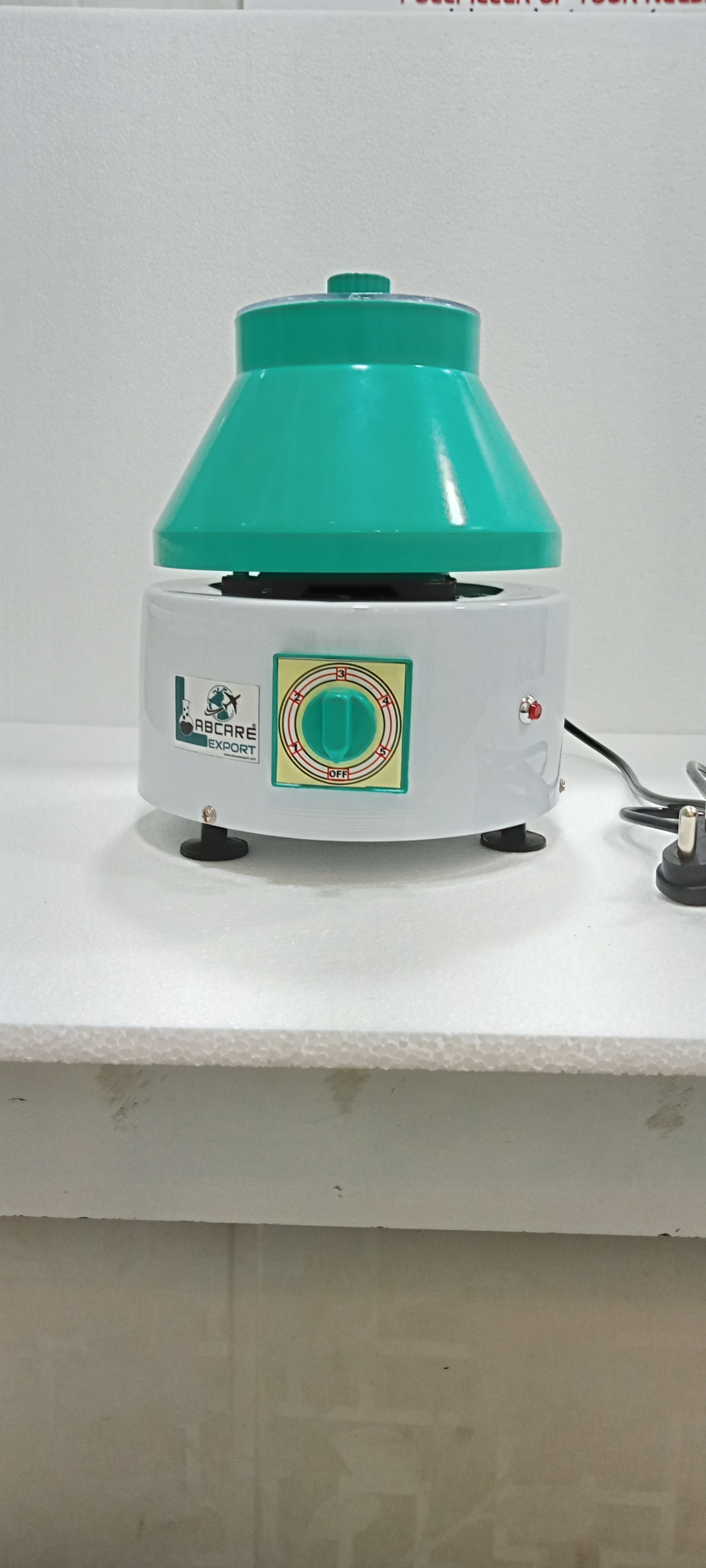 Labcare-098 3800rpm Centrifuge Machine