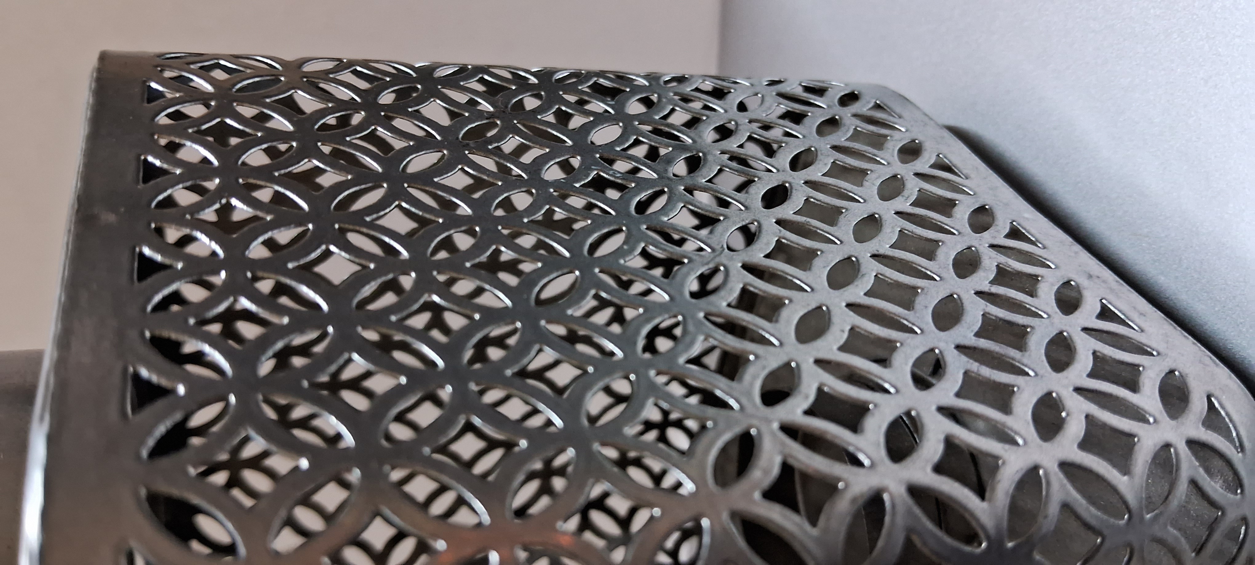 Laltan Voitive - Iron Metal Handmade Decor, 16x11x11 Cm | Modern Arts Style, Ideal For Birthdays & Weddings