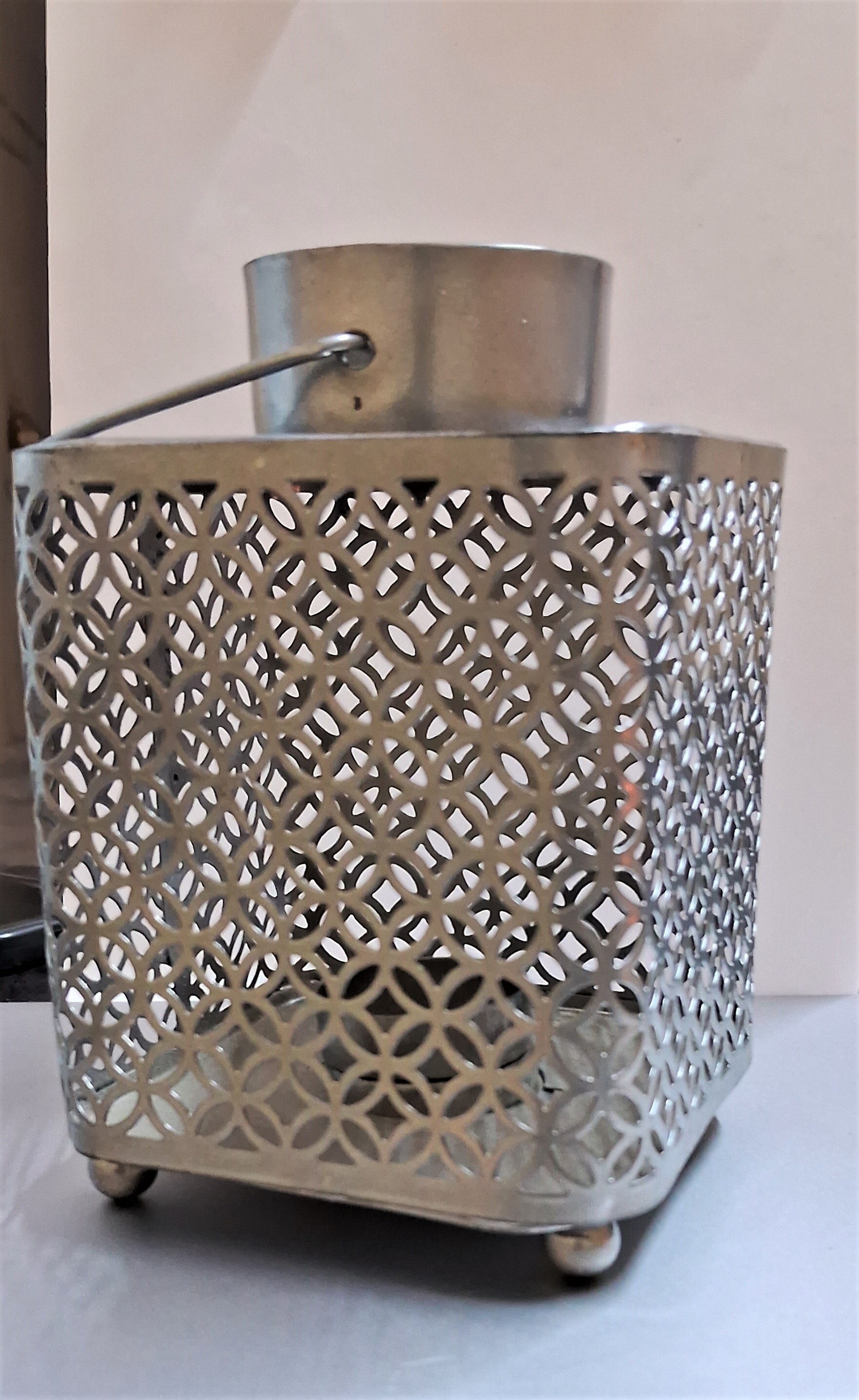 Laltan Voitive - Iron Metal Handmade Decor, 16x11x11 Cm | Modern Arts Style, Ideal For Birthdays & Weddings
