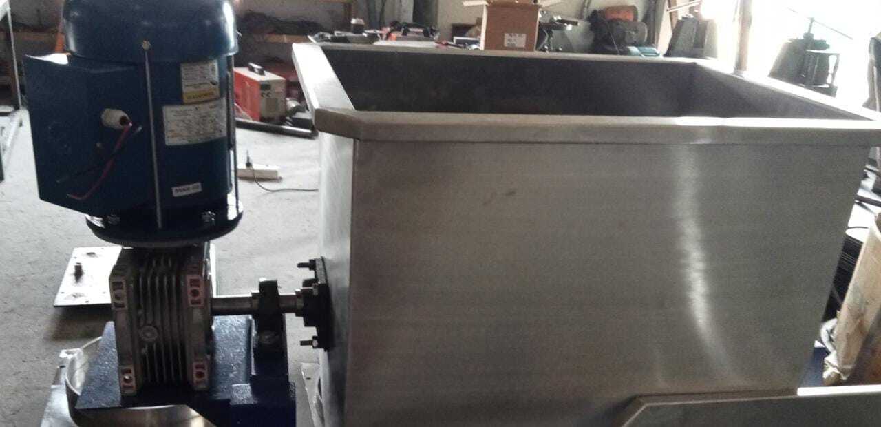 Poultry Feed Mixer Machine - Automatic Grade: Semi-automatic