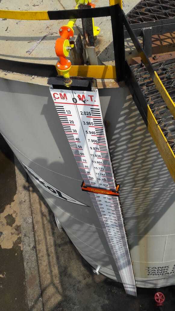 Float And Board Level Gauge - Accuracy: 0.5 %