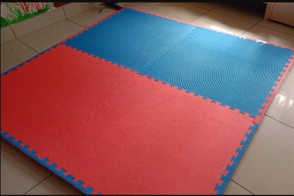 Kabaddi Mats - Jsr Material, 1x1 Meter Size | Dual Color Interlocking, Anti-skid Design, Easy Assembly, Extra Cushioning For Karate
