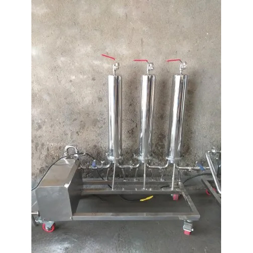  सिल्वर स्टेनलेस स्टील थ्री स्टेज फिल्टर मशीन