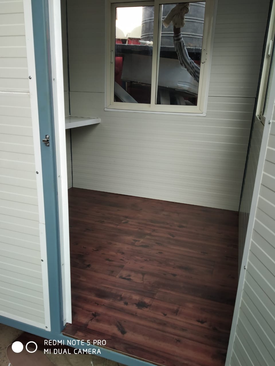 White-black Puf Cabin