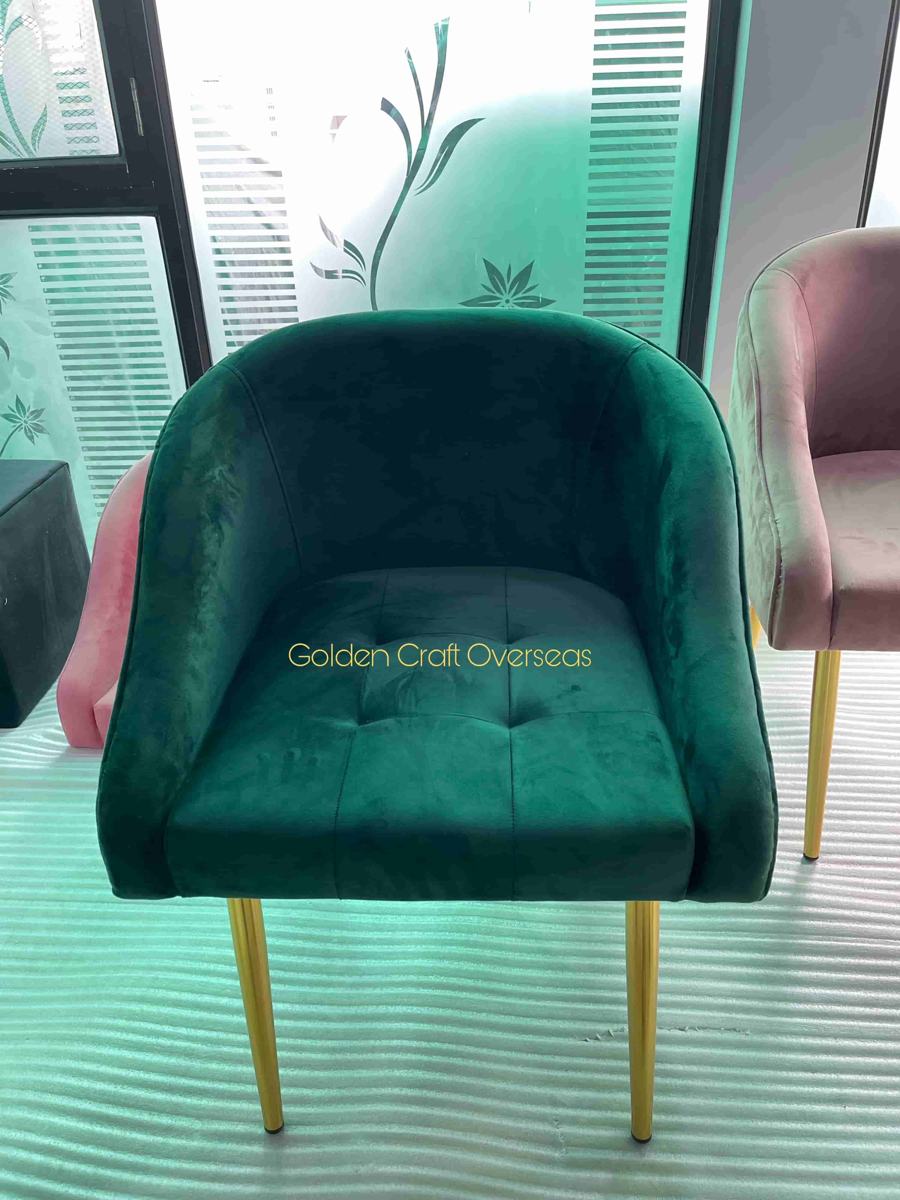 Sofa Chair Modern Trending Design For Indoor Use - Artwork: Crafted
