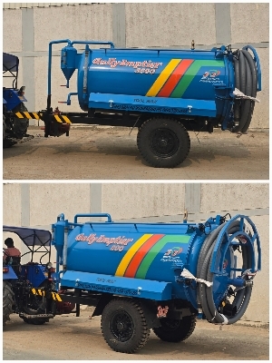 Trailer Mounted Sewer Suction Machine - Color: Yellow