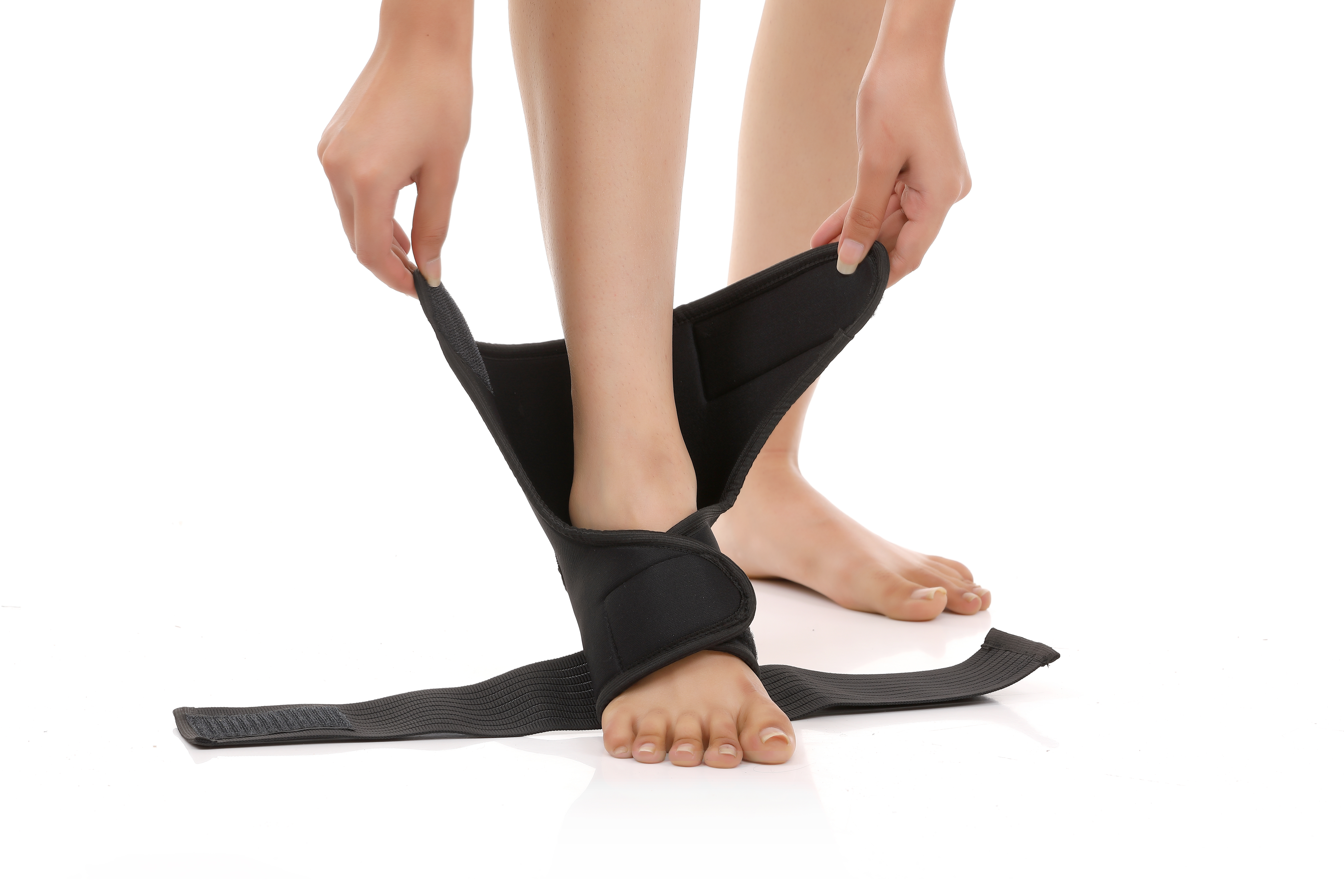 Ankle Brace - Plastic Pad Design, Provides Support To Ankle | Compression Functionality For Enhanced Comfort And Movement Limitation