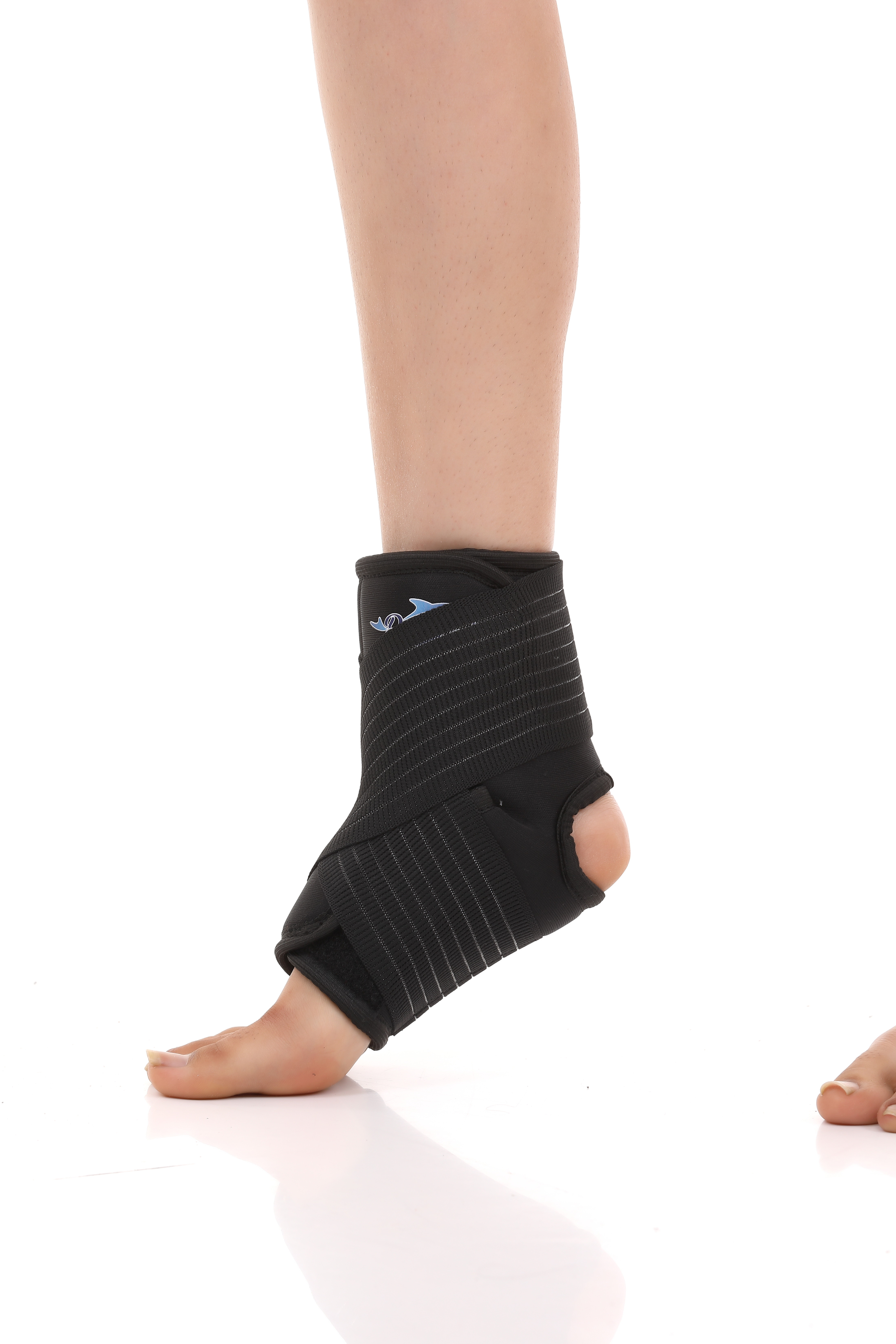 Ankle Brace - Plastic Pad Design, Provides Support To Ankle | Compression Functionality For Enhanced Comfort And Movement Limitation