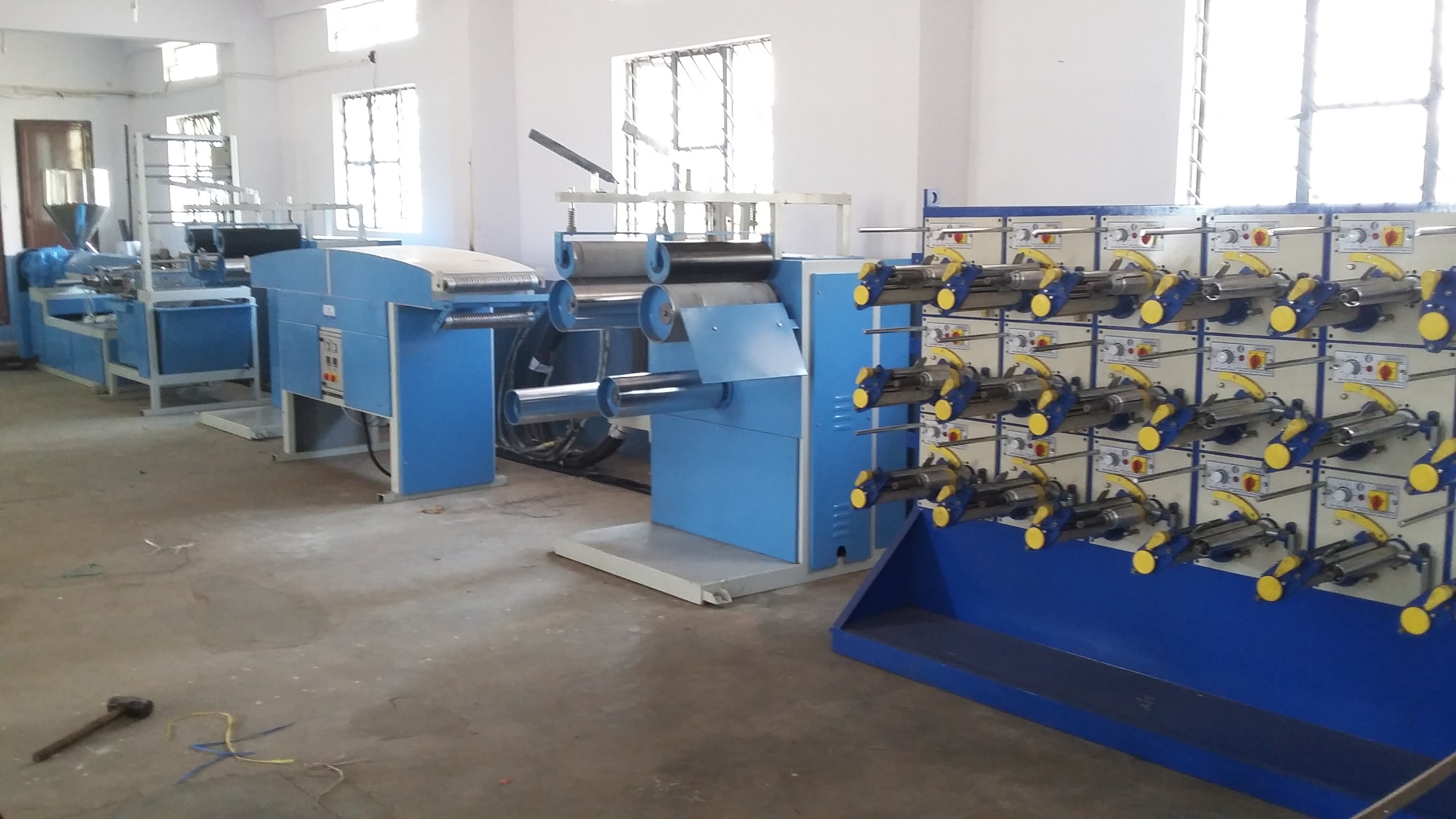 Sutli Plant - Pp Material, 60 X 10 X 10 Ft Dimensions, Blue And White Color | 55-60 Kg/hr Capacity, Direct Drive, Semi-automatic, 1 Year Warranty