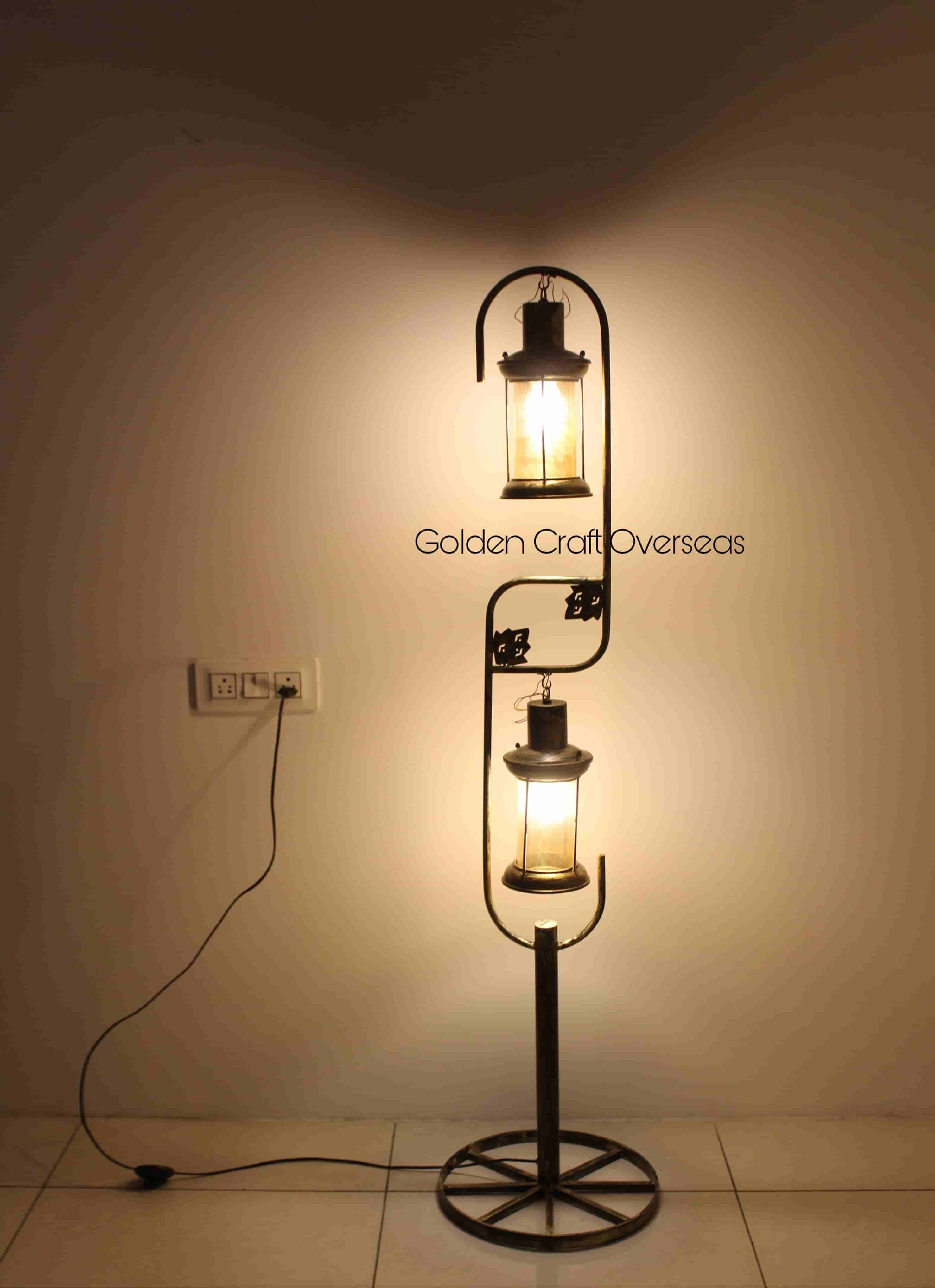 Antique Lantern Floor Lamp - Light Source: Incandescent