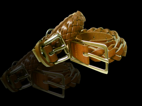 चमड़े की बेल्ट