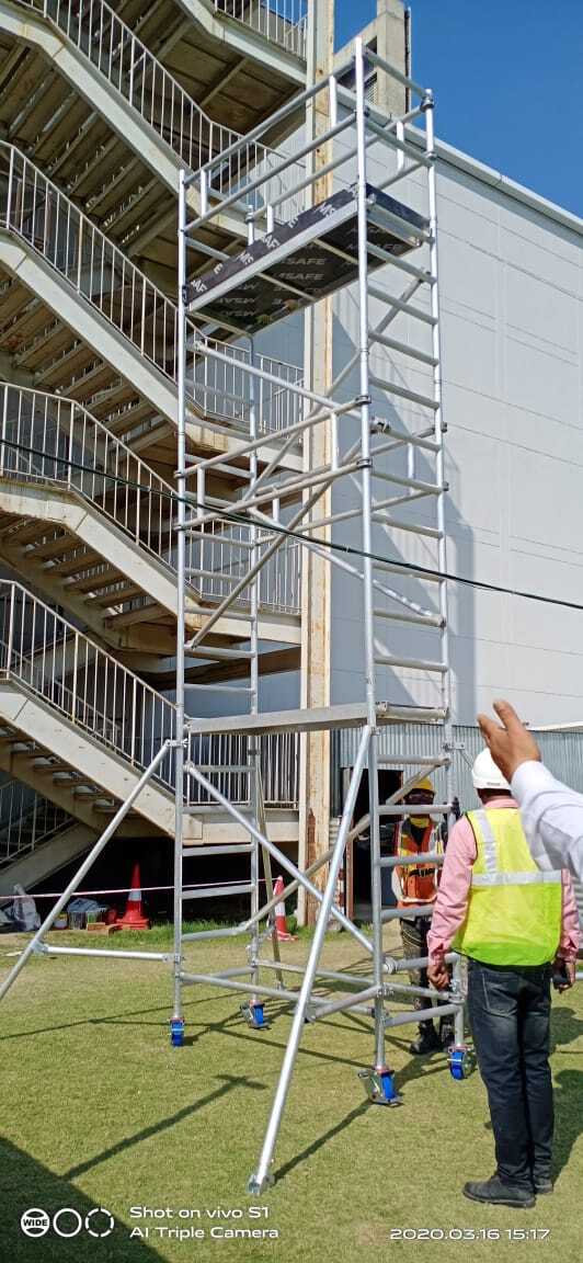 Aluminum Mobile Scaffold Tower With Stairway 8 Mtr - Length: 1.8 Meter (M)
