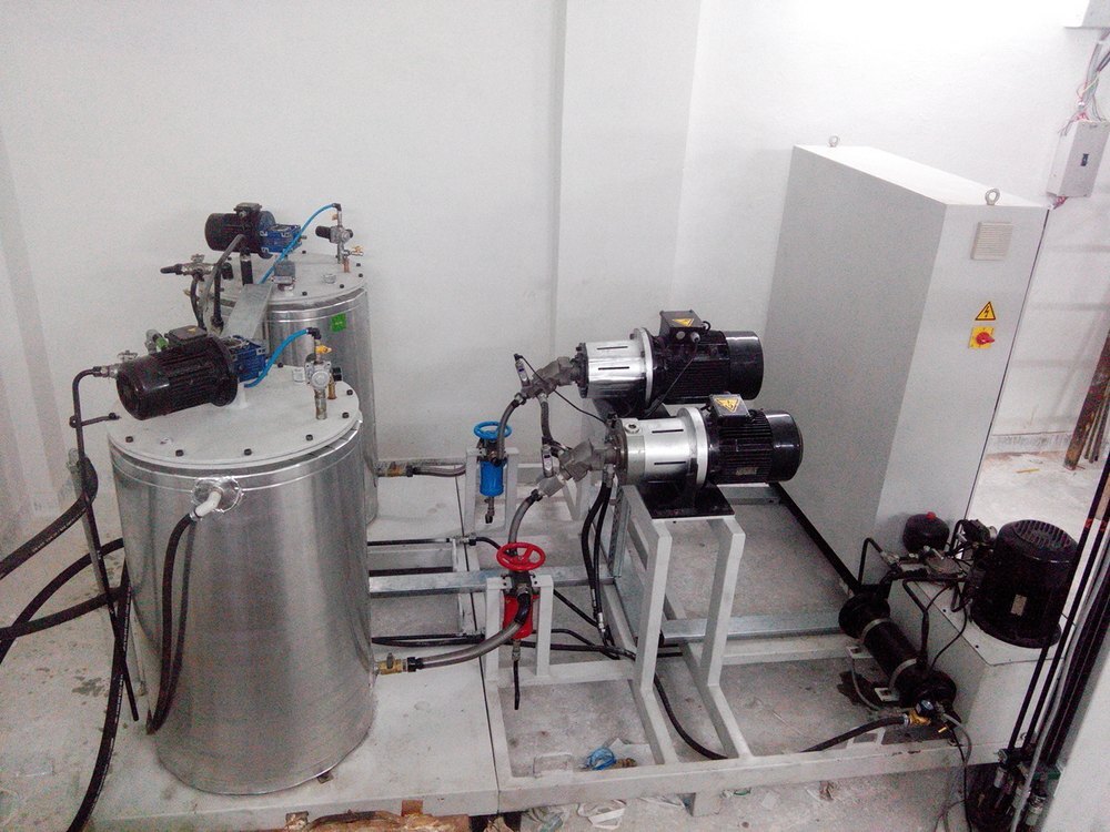 Pu Foaming Machine - Automatic Grade: Semi-Automatic