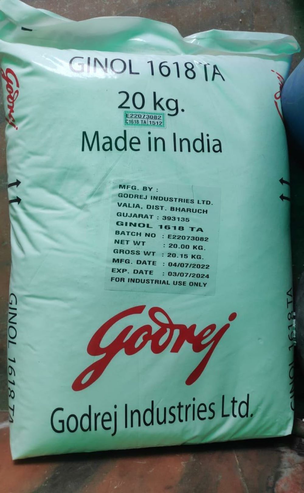 Ginol 1618 Ta Boiling Point: 344 A C (651 A F; 617 K)
