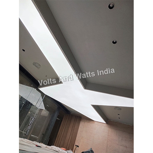 व्हाइट बैंक्वेट हॉल स्ट्रेच सीलिंग