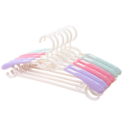 खीचने योग्य प्लास्टिक हैंगर