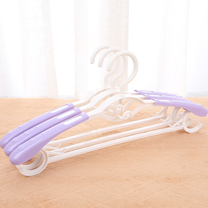 Retractable Plastic Hanger