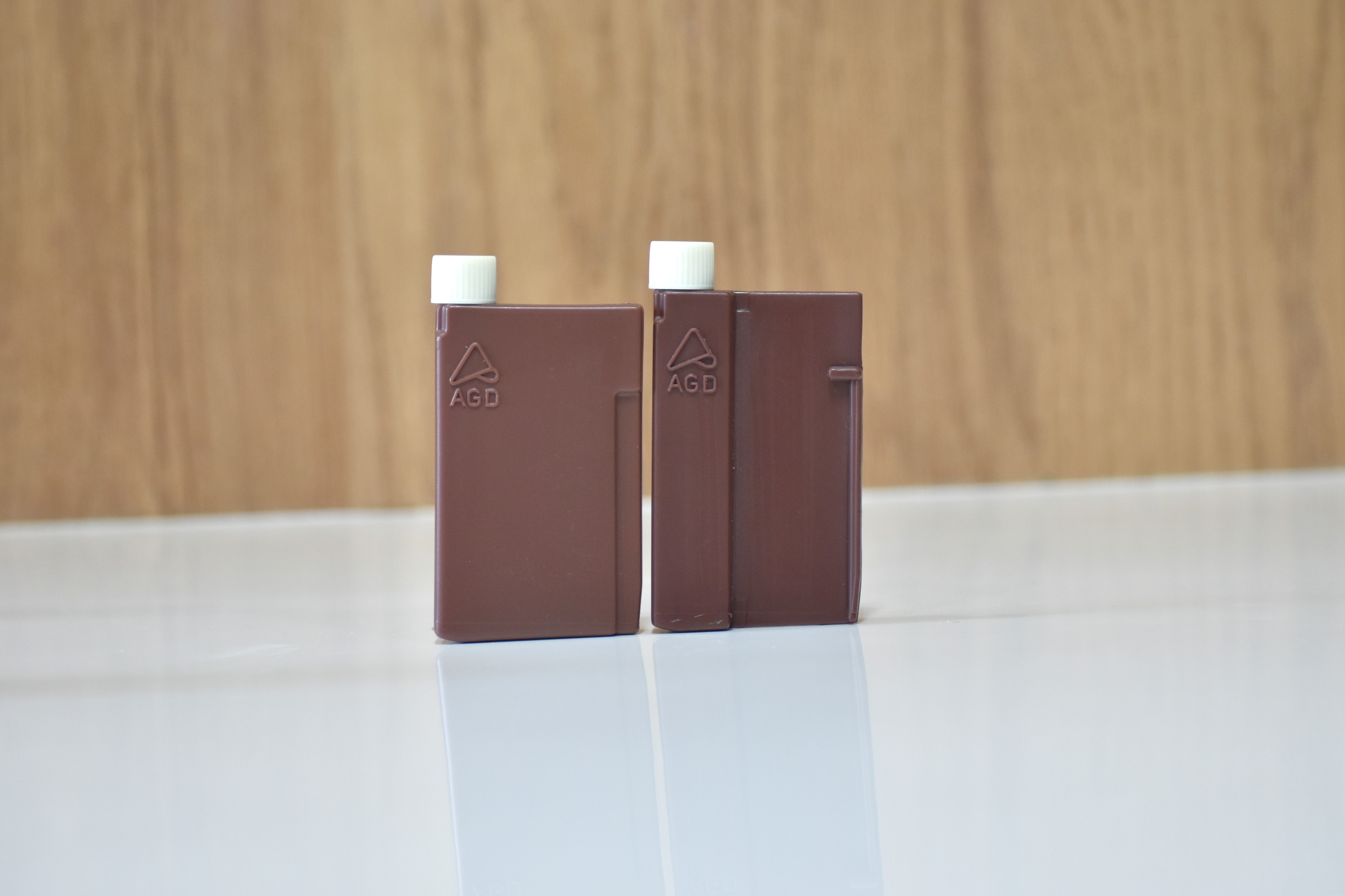 Diagnostic Reagent Bottles - Pe Material, 5ml To 1000ml Sizes | Square Shape, Screw Cap, Laser Logo Feature