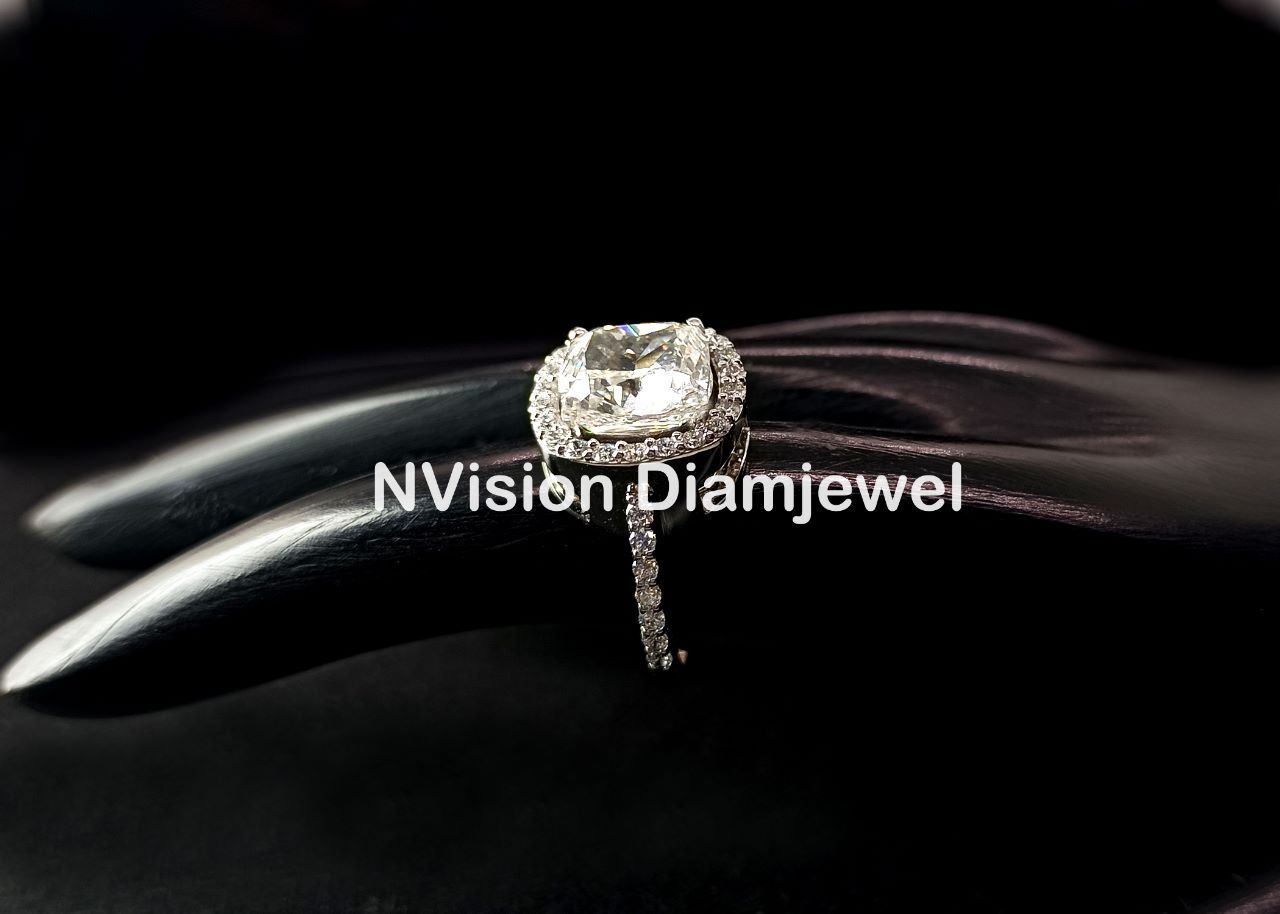 18kt Lab Grown Cushion Cut Solitaire Halo Diamond Ring - 4.37 Carat Vs1 Clarity, Excellent Cut, F Color, Customizable Design, Ethical Sourcing, Zero Inventory Model