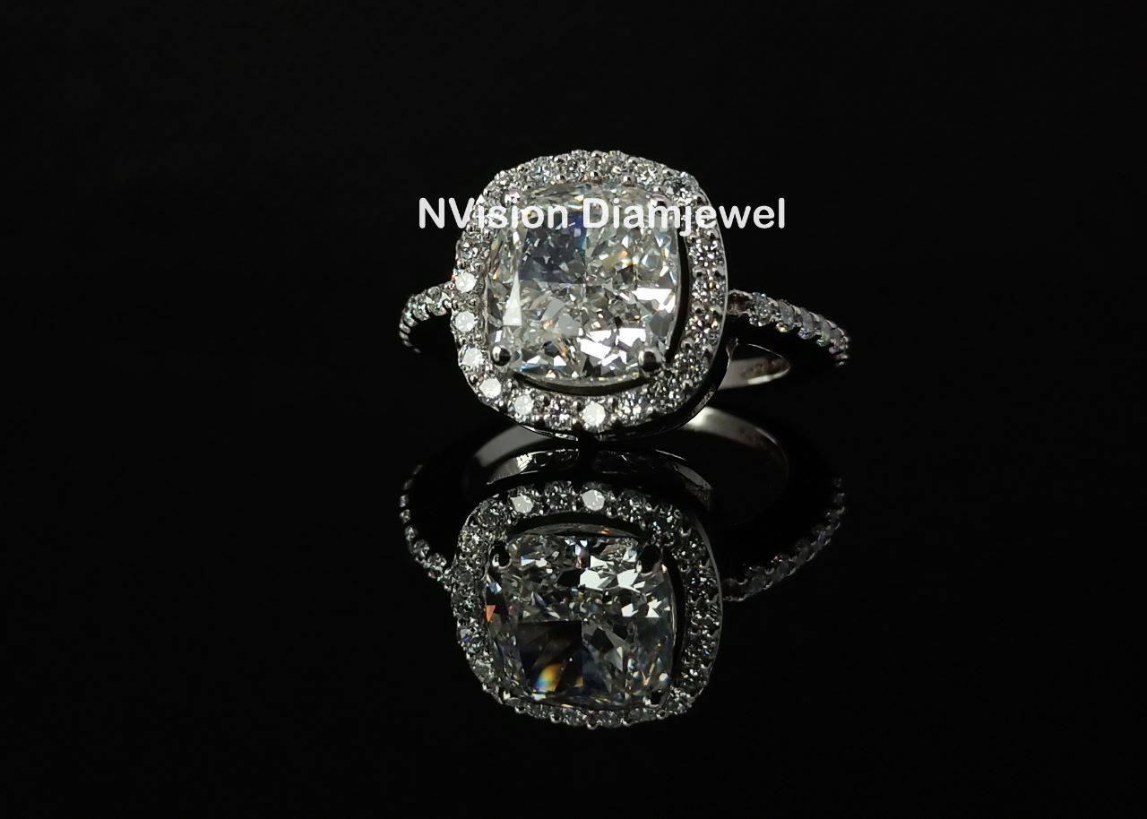 18kt Lab Grown Cushion Cut Solitaire Halo Diamond Ring - 4.37 Carat Vs1 Clarity, Excellent Cut, F Color, Customizable Design, Ethical Sourcing, Zero Inventory Model