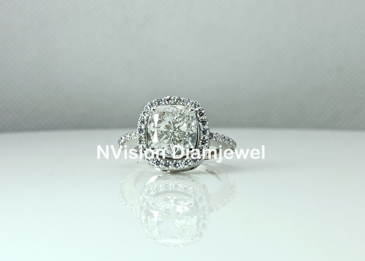 18kt Lab Grown Cushion Cut Solitaire Halo Diamond Ring - 4.37 Carat Vs1 Clarity, Excellent Cut, F Color, Customizable Design, Ethical Sourcing, Zero Inventory Model
