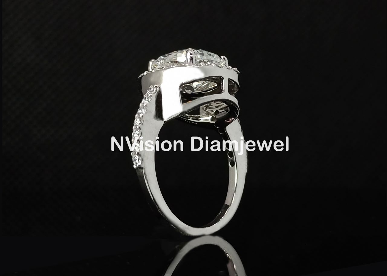 18kt Lab Grown Cushion Cut Solitaire Halo Diamond Ring - 4.37 Carat Vs1 Clarity, Excellent Cut, F Color, Customizable Design, Ethical Sourcing, Zero Inventory Model