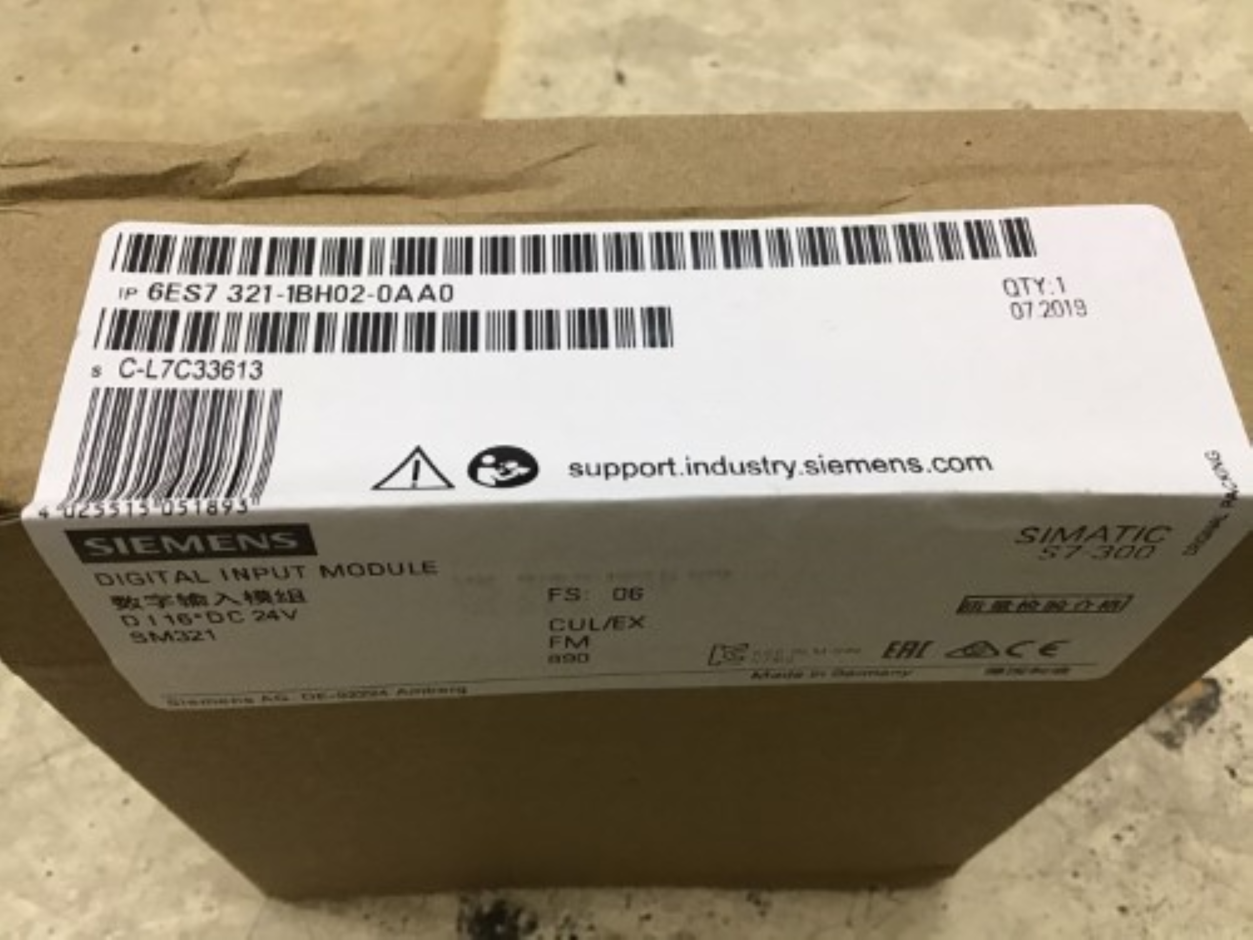 Simatic S7-300 - Digital Input Sm 321, 16 Isolated Di, 24v Dc, 1x 20-pole | Industrial Usage, Profinet Input/output, Compact Size 12.80x15.20x5.00 Mm, 0.237 Kg Weight