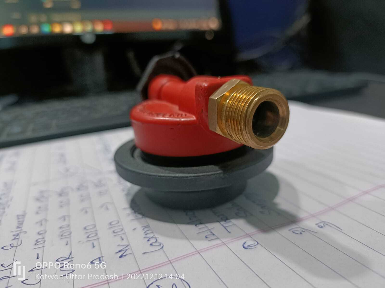 Commercial High Pressure Gas Adaptor - Metal, Non-return Valve Equipped | Efficient Sealing, Leak Proof Finish, Compact Design