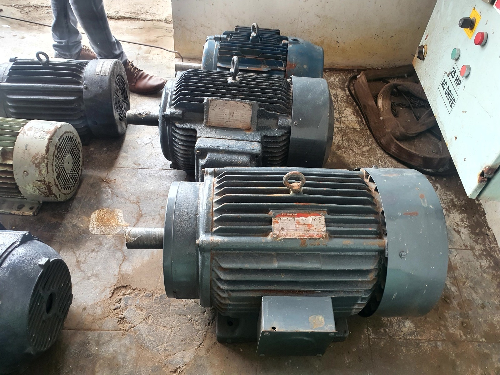 Induction Motors - Application: Industrial Machinery