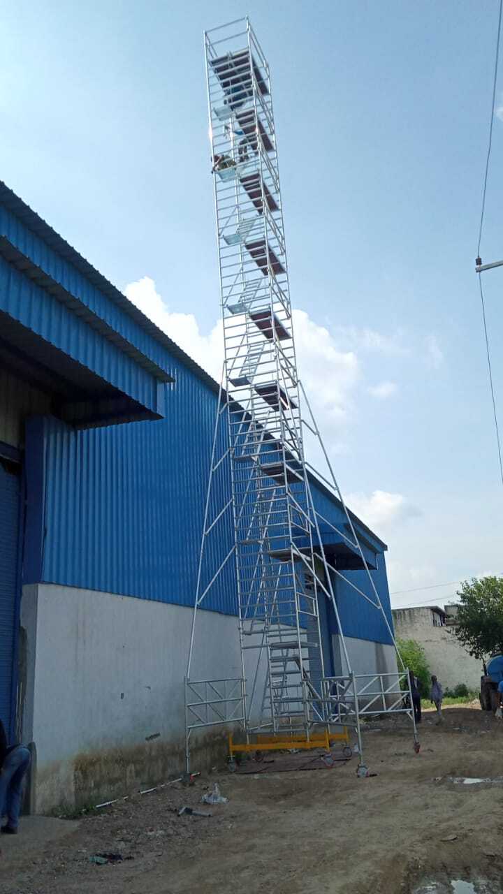 Aluminum Mobile Scaffold Tower With Chassis Beam - Lightweight, Durable Design | Features Integrated Ladders For Enhanced Stability And Accessibility