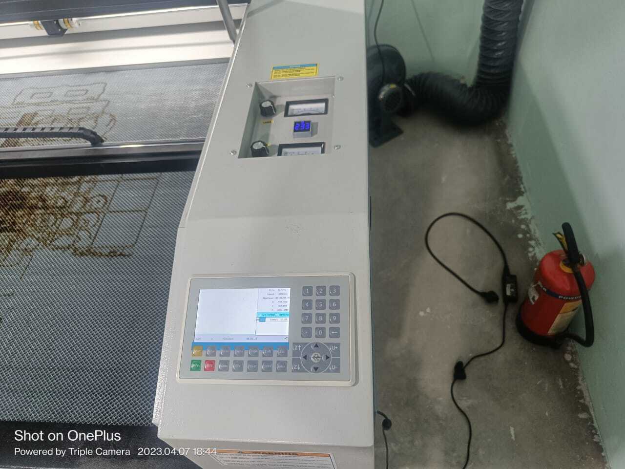 1390 Co2 Laser Engraving Machine - 1300mm X 900mm Cutting Area, 0-40,000 Mm/min Speed, Water-cooled Design, Supports Acrylic & Wood Engraving