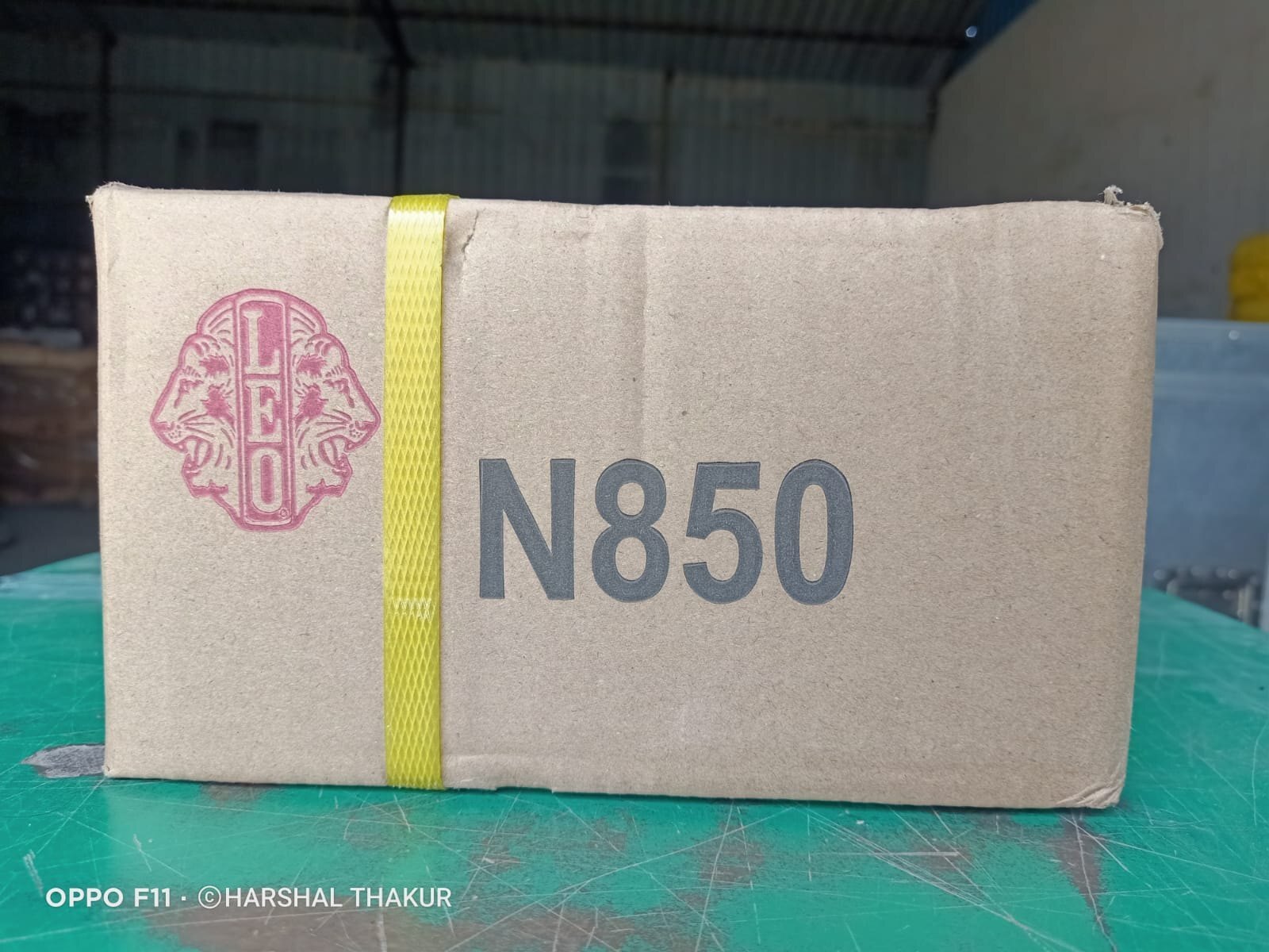 Leo N850 Sofa Staple Pins - Color: Golden