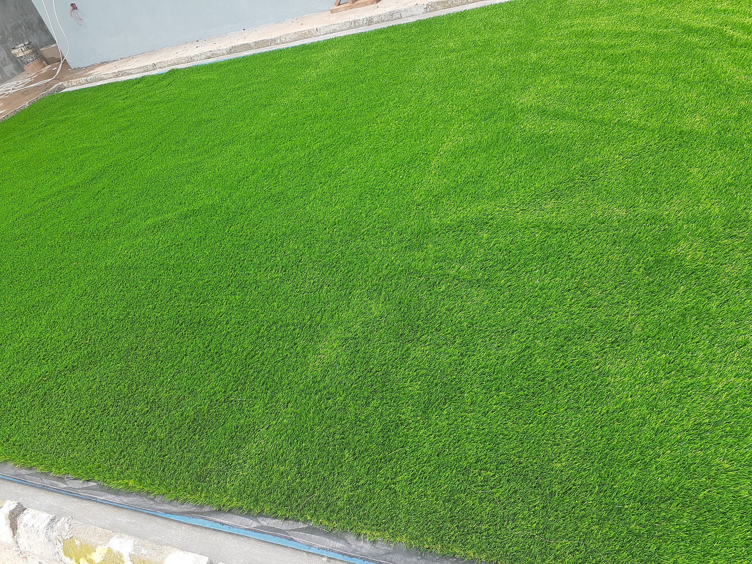 Artificial Lawn Grass - 25mm-50mm Thickness, 538.2 Sq Ft Eco-friendly, Uv Resistant, Durable, Easy To Install, Antibacterial, Water Resistant