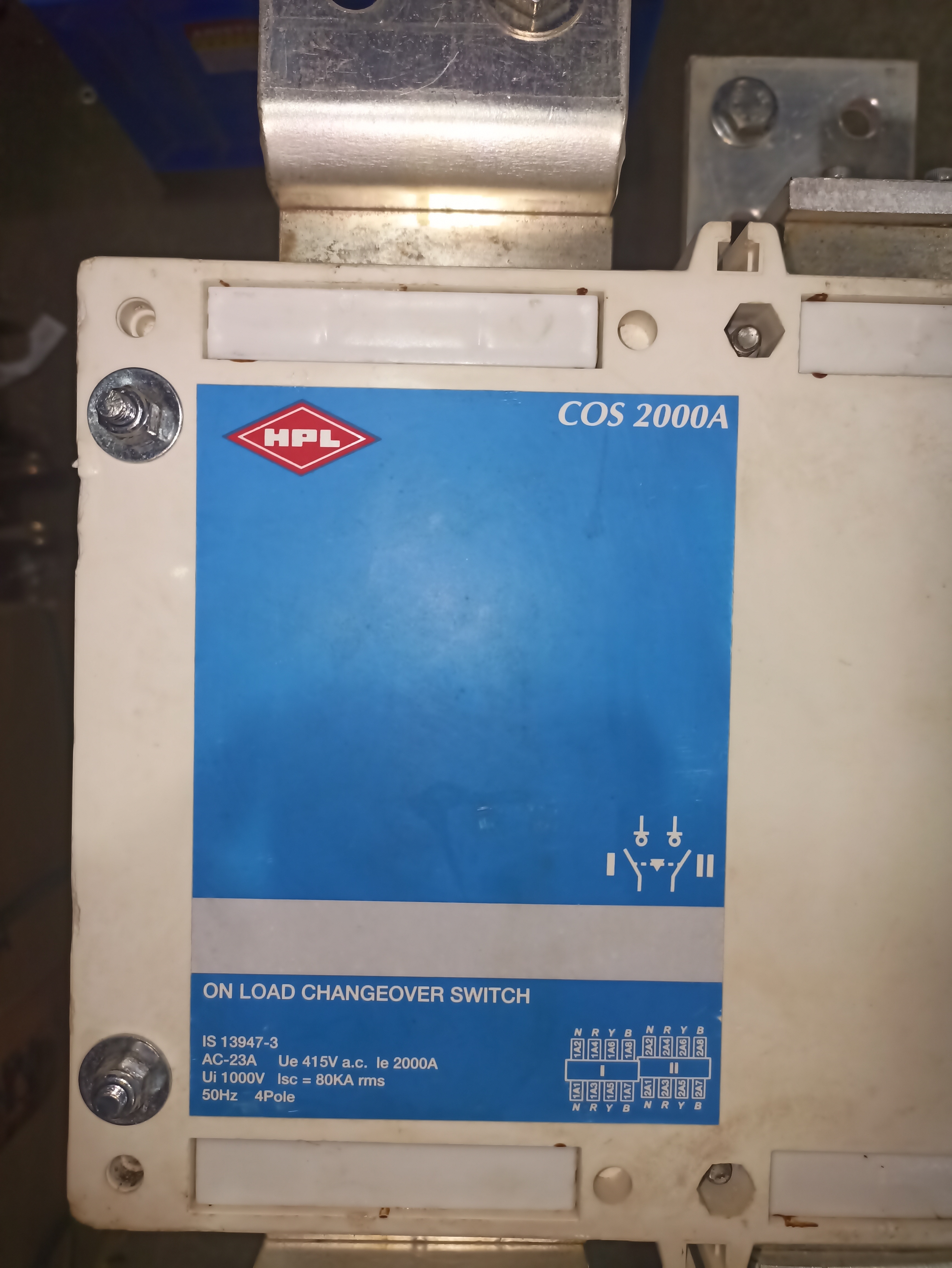 Hpl 2000a 4p Onload Changeover Switch - Engineering Plastic & Copper, 787x425x270mm, Grey/red, 2000a, Ip54, Is/iec 60947-3, Rotary Lockable Handle