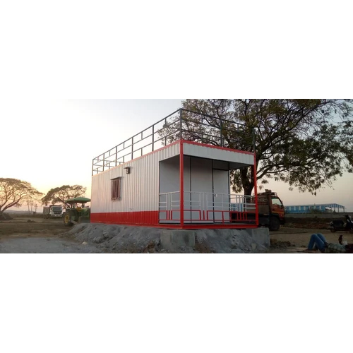 रेड एंड व्हाइट मेटल पोर्टेबल हाउस केबिन